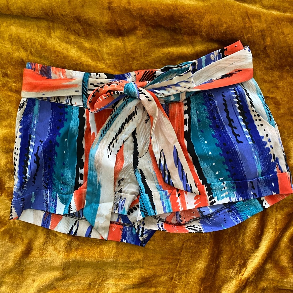 GUESS SHORTS